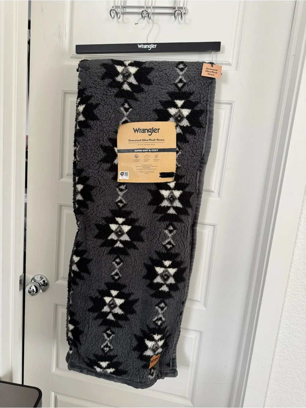 Wrangler Black & Gray Aztec Patterned Sherpa Blanket